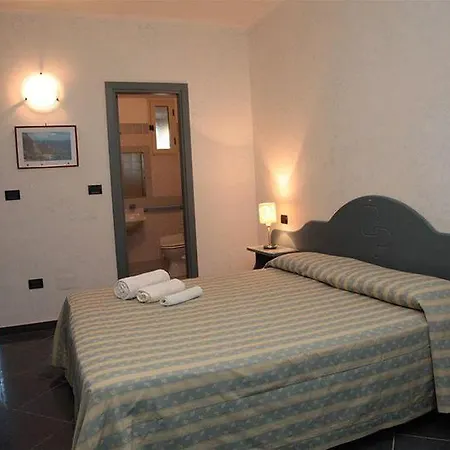 Blue Paradise Villaggio Hotel 3*